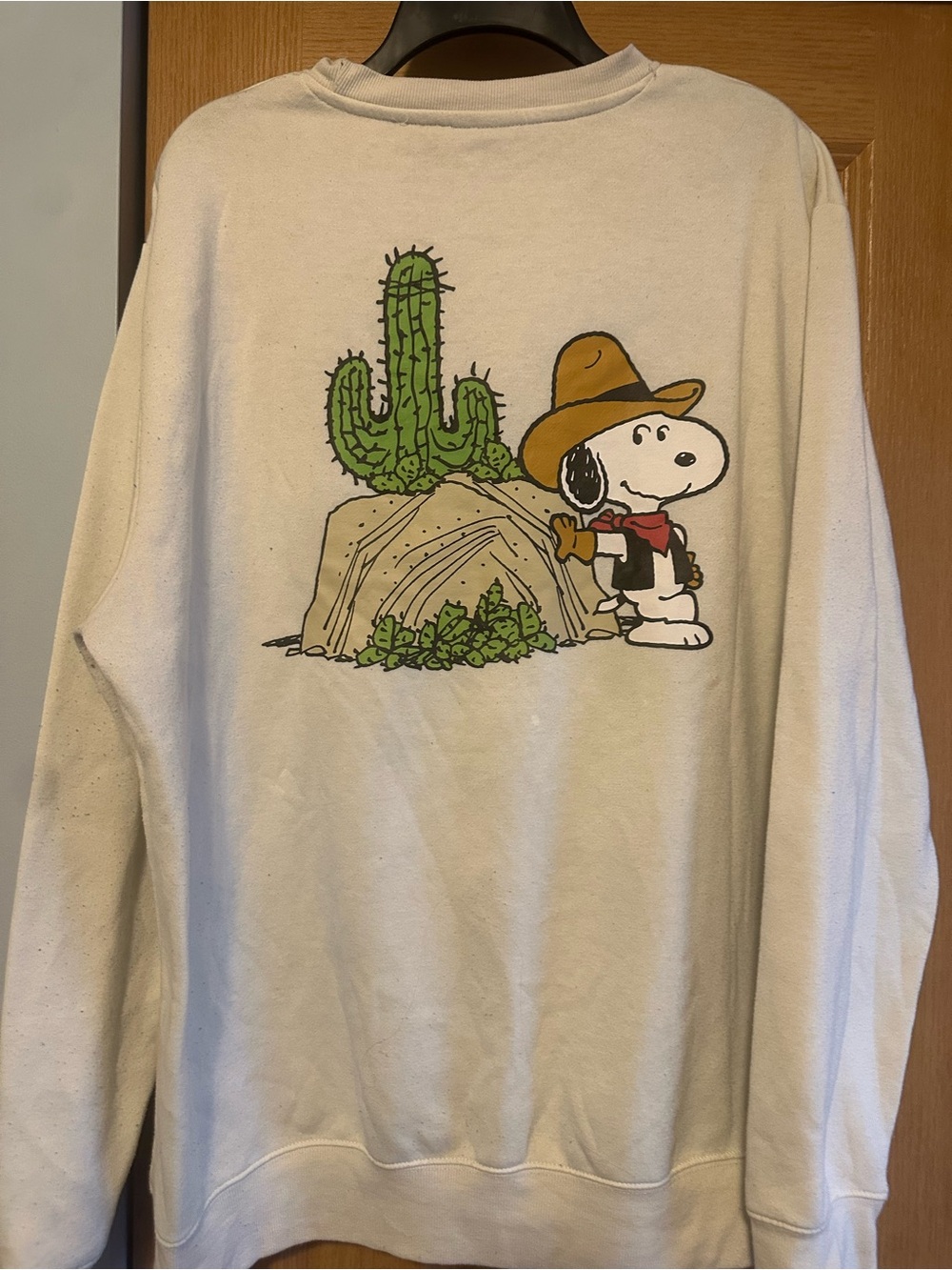 Peanuts White Crewneck Sweatshirt with Snoopy in Tan Hat